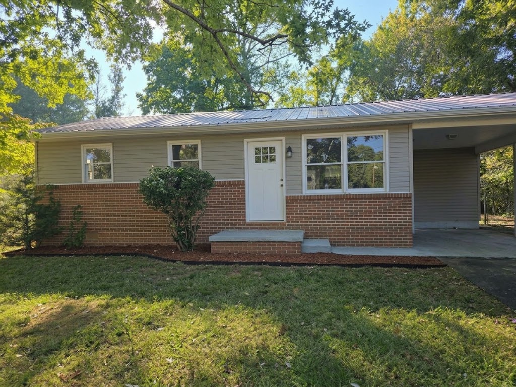 420 Queen Ann Ct, Piney Flats, TN 37686